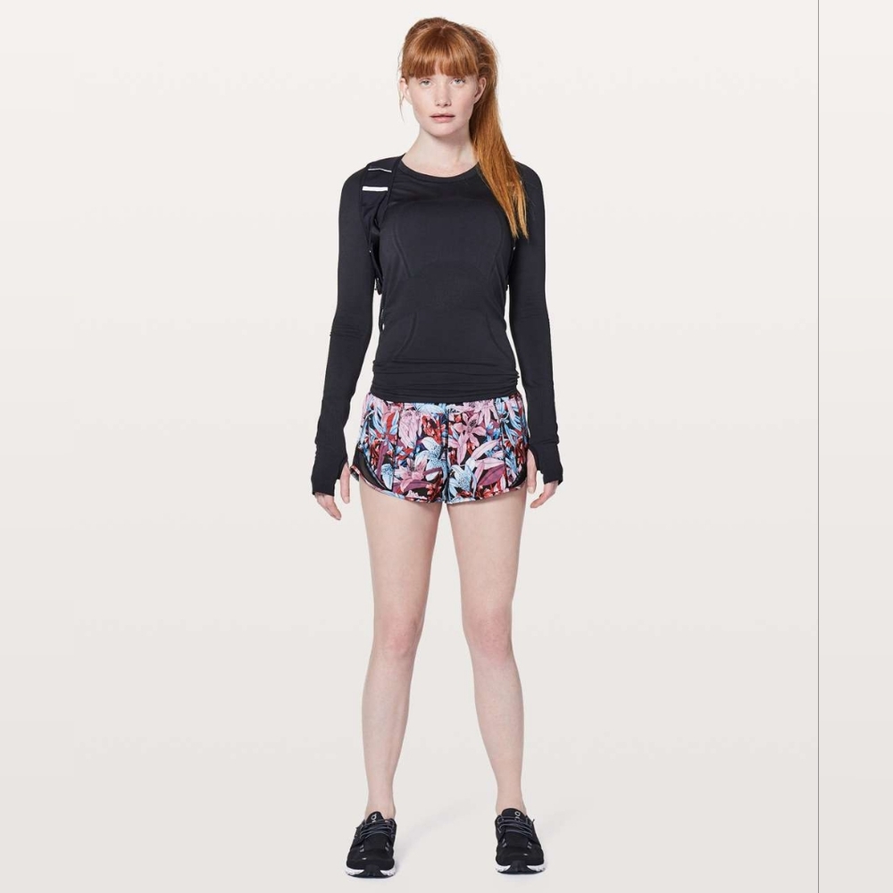 lululemon athletica Hotty Hot II 2.5" Shorts